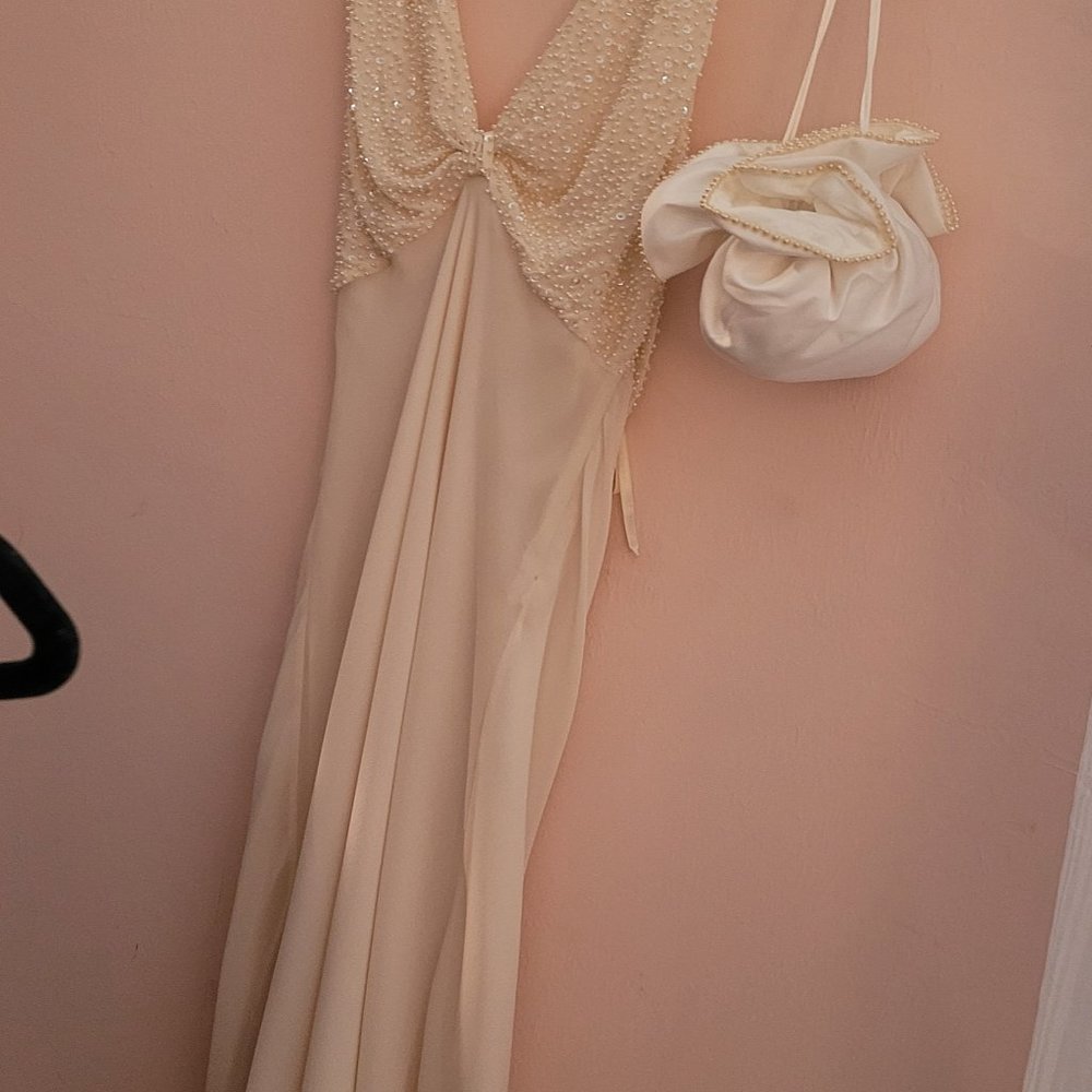 Dress - Picture 2 of 2